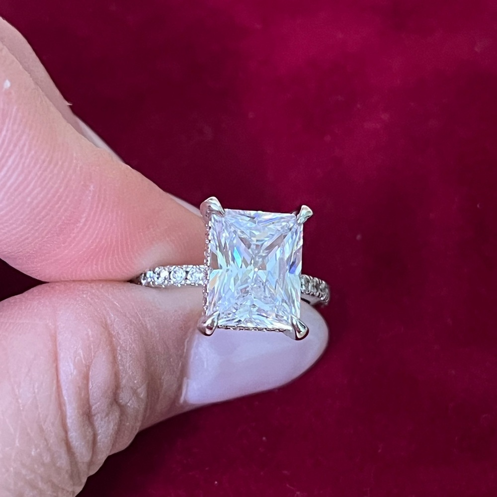 Fashion cocktail/engagement ring size 6 - not diamond